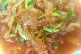 凉拌海蜇丝的家常做法，酸辣好吃爽口，非常开胃下饭做法简单！视频封面
