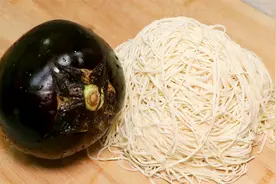 自从学会了茄子焖面做法，我家一周吃3次，鲜香入味又劲道，解馋视频封面