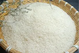 大米应该怎么储存，教你2招，不在受潮霉变生虫，保留新米的口感