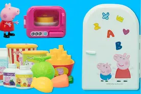 小猪佩奇迷你冰箱和微波炉过家家玩具 玩具故事视频封面