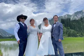 今年干过最有意义的事，就是带双方父母补拍了婚纱照视频封面