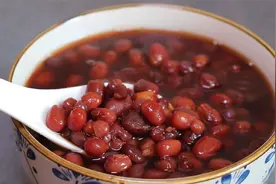 煮红豆时，不要直接下锅煮，多做一步红豆全软烂，省时省气