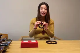 手串不会穿不用急，教你1个最简单的方法，2分钟学会穿手串！视频封面