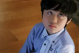 女子为了能怀上孩子，利用巫术将男孩封印在坛子里，恐怖电影视频封面