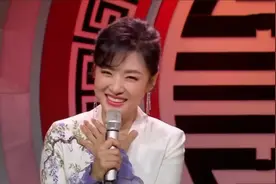 周涛53岁仍身材火辣！现场跟眼镜男跳热舞！被撩到爽视频封面
