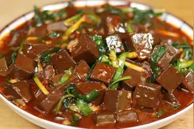 为什么你烧的鸭血又老又腥？大厨教你正确做法，滑嫩入味不碎不腥