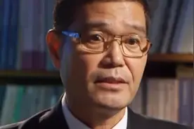 传奇：渔民打鱼意外捞到瓷器，找人一鉴定，下半辈子吃喝不愁了！视频封面