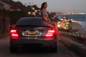 性感美女开奔驰AMG C63兜风，绝色声浪，绝色风情视频封面