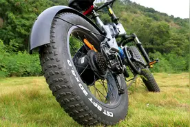 喜摩HIMO ZB20开箱体验：哪个男人不喜欢肥胎车？视频封面