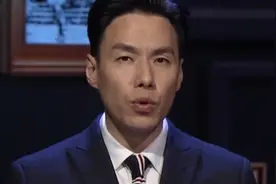袁世凯实行君主立宪制，孙中山联合南方革命党讨伐，护国战争开始