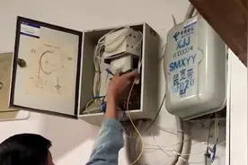 陕西一高校学生未办400元校园网自办宽带被强拆，学生：又贵又卡视频封面
