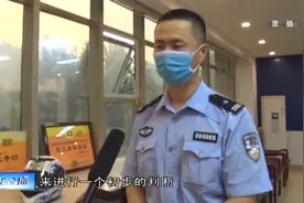 安全头盔怎么挑，交警支招：头盔重量一般要在150克以上！视频封面