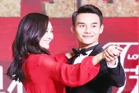 王凯王鸥官宣恋情？OK夫妇三次合作因戏生情，首秀恩爱堪称名场面视频封面