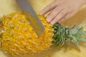 吃菠萝只服这3种切法，不削皮不挖眼，省时又省力，一把刀就搞定