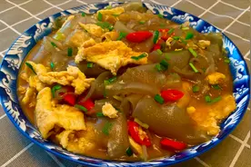 粉皮炖鸡蛋这样做太香了，看一遍就学会了，满满一大盘根本不够吃