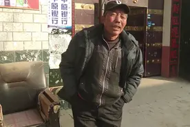 河南农村养老金涨了！64岁五保户老人一个月领多少钱养老金？心酸视频封面