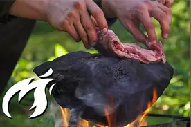 你知道牛油果的正确吃法吗？看看老外是怎么吃牛油果的视频封面