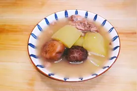 香菇眉豆花生节瓜猪骨汤，汤鲜味美，降火消暑，太适合夏天喝了视频封面