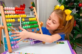 外国小女孩今天在学校上数学课，她数学学得怎么样呢视频封面