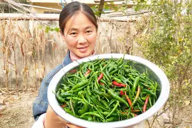 青辣椒不要晒，腌起来能放一年，酸辣开胃又下饭