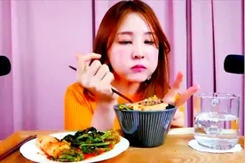 听吃饭- R姐吃黄油拌饭与腌萝卜（rappeler）