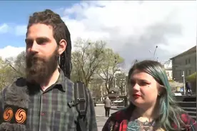 乌克兰利沃夫警报声日夜不断，呼吁民众迅速躲避 民众:已经习惯了