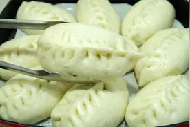 茄子还能做包子？大妈教你一个老做法，皮软馅香，上桌4个没够吃视频封面