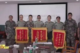 “排雷英雄”杜富国康复出院视频封面
