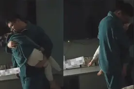 孩子发烧继父整夜抱在怀里，几分钟试一次温度，妈妈：每次都这样视频封面