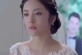 青春：伴娘迟到新娘独自走向婚礼殿堂，伴娘这时推门而入惊艳全场视频封面