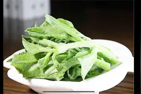 厨房小哥教你；“芝麻酱拌冰草”简单健康，大家一起健康吃草！视频封面