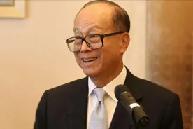 李嘉诚为武汉捐款1亿港元！物资随后补上！视频封面