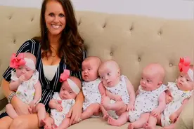 妈妈一胎生下6个健康婴儿，家有6个女儿，是什么样的神仙体验？视频封面