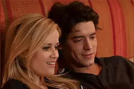 一次偶遇，单亲妈妈爱上了帅气小鲜肉，结局太甜了！视频封面