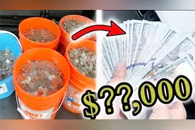 把几万个硬币拿到银行换成现金，银行的机器都满了