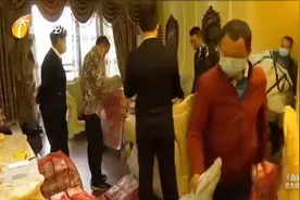 房产被拍卖原房主赖着不搬，法院强制执行保障买主权益视频封面