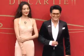 曹格娇妻晒女儿近照 11岁Grace穿露脐衫超时尚 颜值逆袭成小美女视频封面