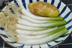 1块生姜加几根葱，没想到作用真厉害，真是高手在民间，太实用了