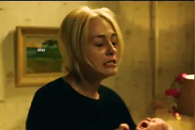 妈妈嫌养女儿麻烦直接弃养，没想到却被富婆捡到收养视频封面