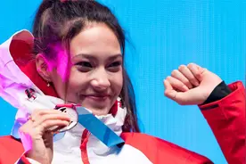 谷爱凌XGames首秀女子双板U型池夺冠 中国冰雪历史性突破视频封面