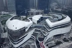 横空出世！贵阳一座巨大单体Mall，见过它全貌么？无人机带你细看视频封面