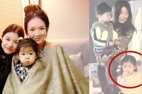 章子怡带女儿外出聚餐，醒醒长相越来越像汪峰，胖嘟嘟的非常可爱视频封面