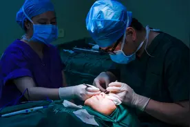 我吸脂完怎么没效果？怎么反弹了？吸脂后还要穿多久的塑身衣呢？视频封面