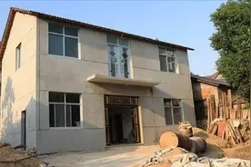 农民拆自己老房子翻建为什么不行？又不是拆别人的，凭什么不准修视频封面