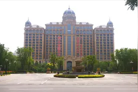郑州黄河北的平原新区，到处都在建设中，未来的又一个商业中心视频封面