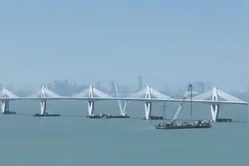 全长5.4公里耗时30年 台湾地区首座跨海大桥通车 连接大小金门视频封面