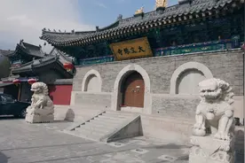 五台山是文殊菩萨道场，有座寺庙被称为为大文殊寺，二者有何联系视频封面