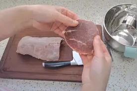 想吃牛排不用出去买了，牛肉选这个部位又嫩又好吃，分享腌制方法视频封面