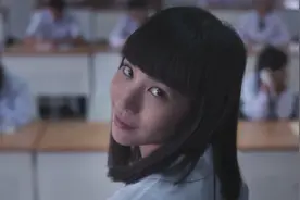女孩为了满足男神的兽欲，将同学三年的闺蜜骗回家灌醉，太坏了视频封面