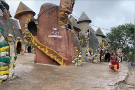 揭秘隐藏云南深处的“小人国”：56名侏儒症患者已结成8对夫妻